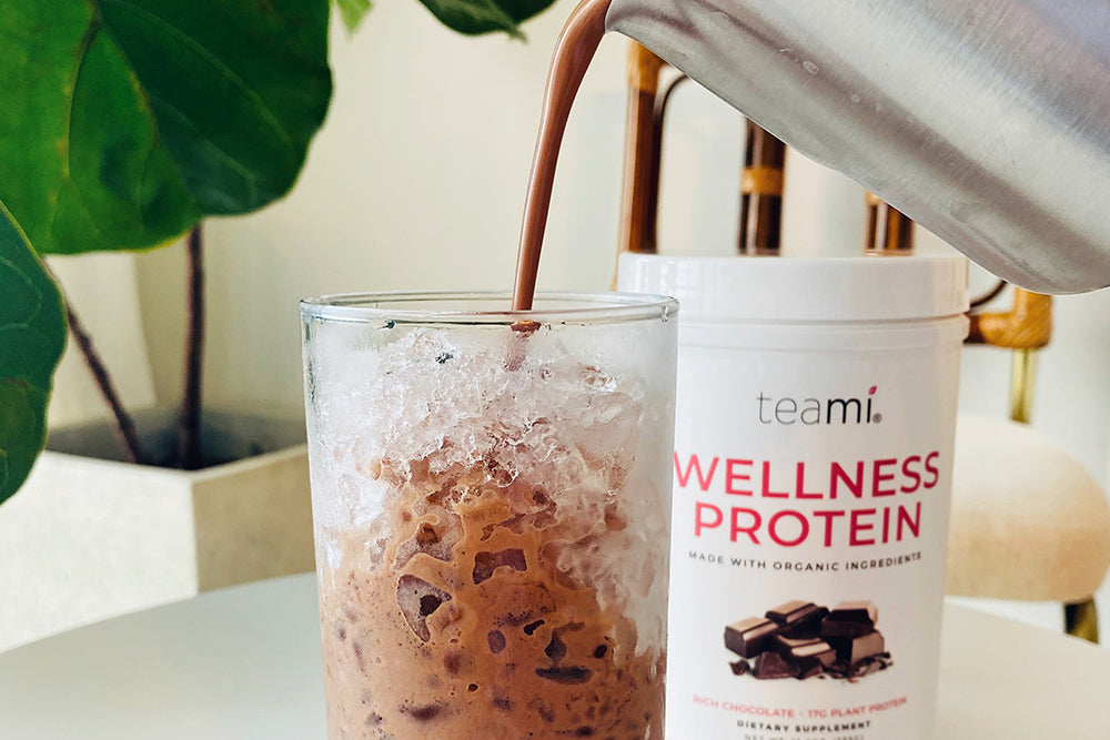 How to Make a ProteinPacked Chocolate Milk Latte Recipe Teami Blends